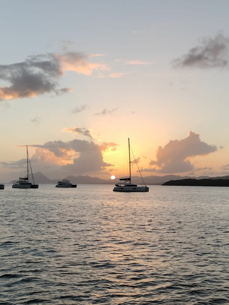 couché de soleil au mouillage