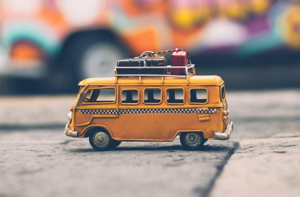 van jaune pour voyage nomade