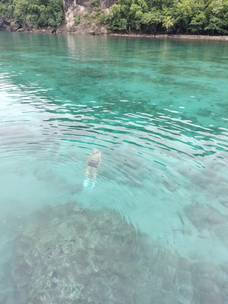 Ayden sous l'eau à Sainte-Lucie