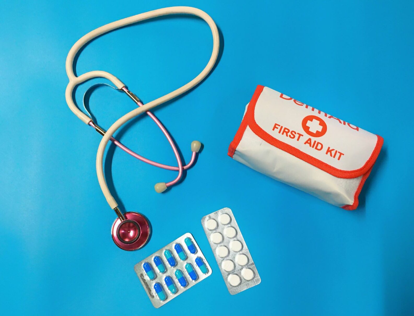 Kit premier secours et stéthoscope