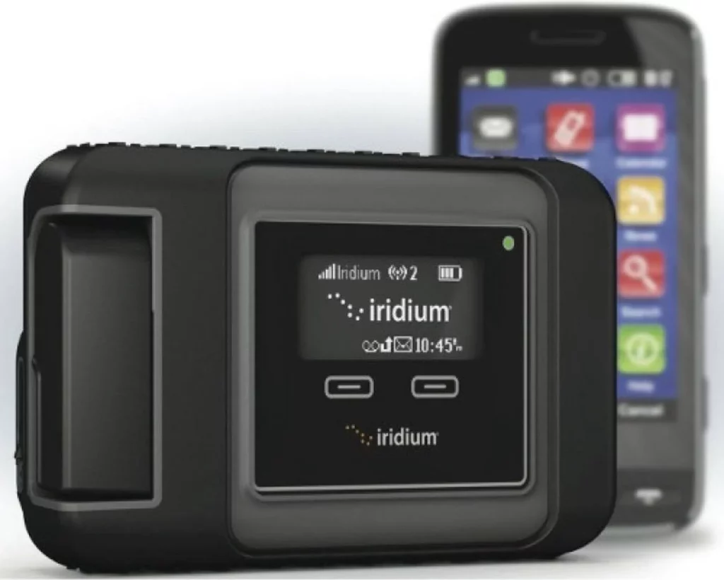 Iridium Go communication satellite en mer