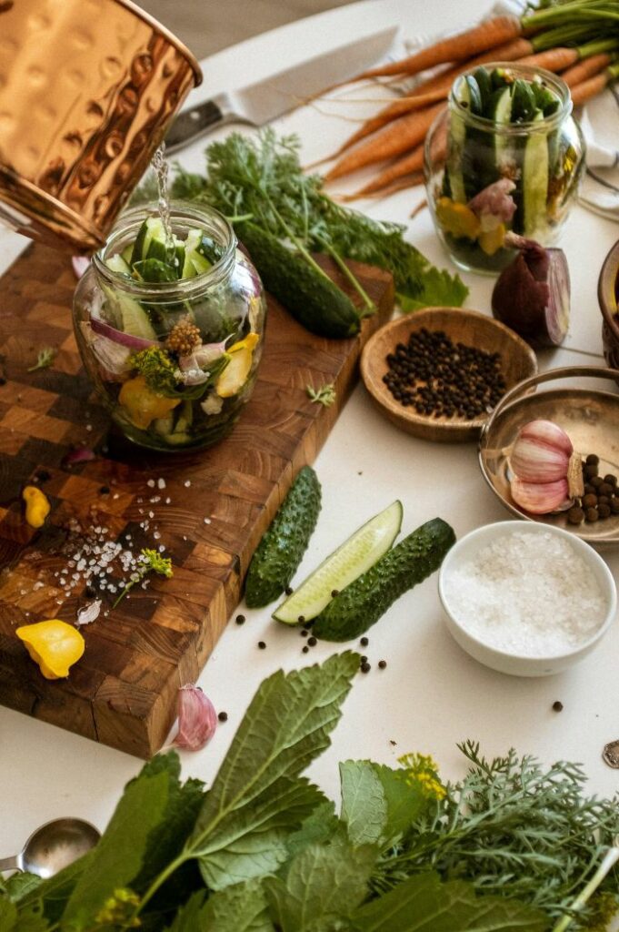 Conserver les aliments sans frigo en bateau ou en van, légumes fermentés.