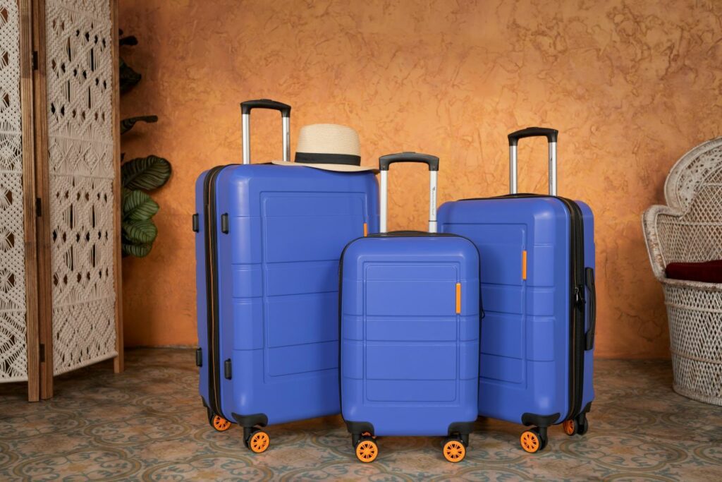 Valises de voyage à l’aéroport – assurance voyage et préparation du départ