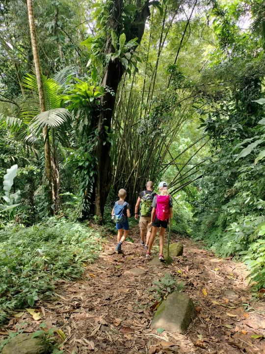 Sortie promenade en famille en voyage